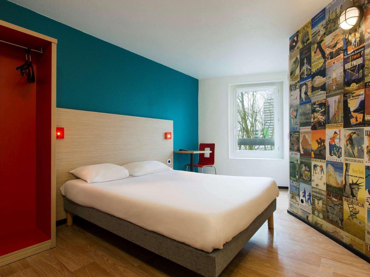 F1 Hotel