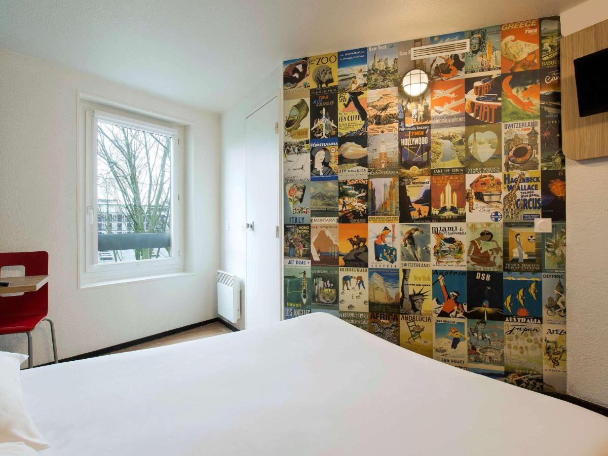 F1 Hotel *
